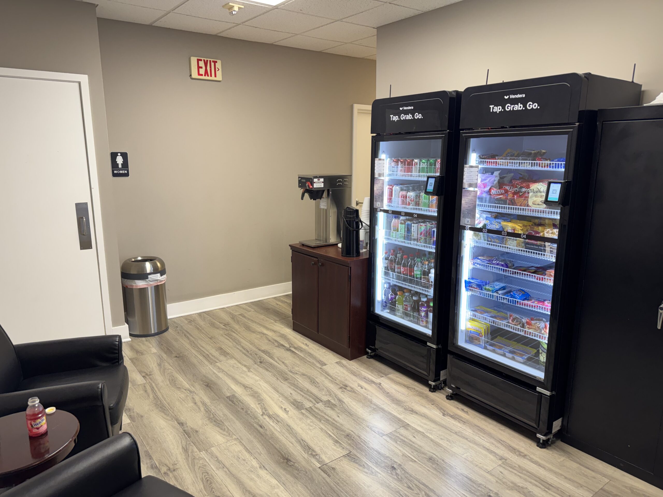 5 Ways AI Smart Coolers Improve Workplace Productivity